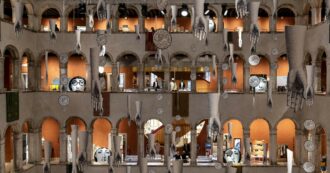 Copertina di “Morte a Venezia” per il turismo legato al lusso