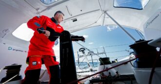 Copertina di Giancarlo Pedote unico italiano al Vendée Globe, l’Everest della vela: “Una sfida anche mentale ed emotiva”