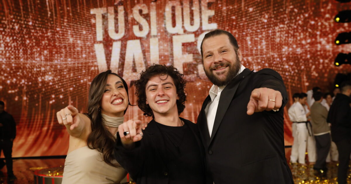 Matteo Fraziano vince a “Tu Si Que Vales”: l’illusionista si aggiudica il premio da 100mila euro in gettoni d’oro. “Dedico la vittoria alla mia famiglia”