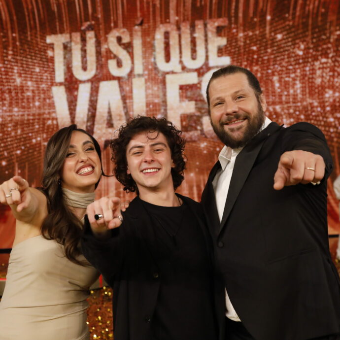 Matteo Fraziano vince a “Tu Si Que Vales”: l’illusionista si aggiudica il premio da 100mila euro in gettoni d’oro. “Dedico la vittoria alla mia famiglia”