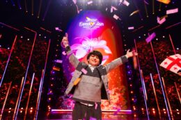 Copertina di Junior Eurovision 2024, vince Andria Putkaradze della Georgia con una canzone dedicata alla mamma. L’Italia si classifica al nono posto con Simone Grande