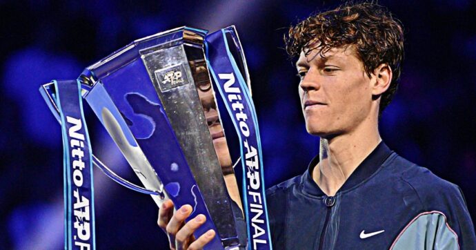 “Sono molto felice”. Sinner e il significato del trionfo alle Atp Finals: “Nei momenti difficili ho sempre sentito l’affetto degli italiani”