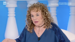 Copertina di “Quando sto male metto i vestiti di mia figlia Nadia, così la sento vicina. In questi anni ho fatto quello che mi ha chiesto”: Margherita Toffa a Domenica In