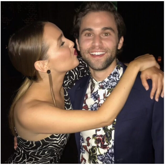  Camilla Luddington dà l’arrivederci a Jake Borelli fuori da “Grey’s Anatomy”