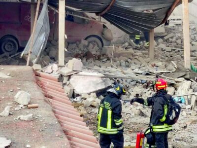 Copertina di Convalidato il fermo per omicidio per il gestore della fabbrica illegale di fuochi esplosa a Ercolano