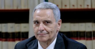 Copertina di Maurizio de Giovanni: “C’è la fuga dal voto, la sinistra si occupi anche delle bollette”