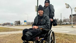 Copertina di “Mi hanno amputato la gamba sbagliata, quando mi sono svegliato dall’anestesia non potevo crederci. Il dolore è ancora lì nel piede destro”: l’odissea di Jason Kennedy