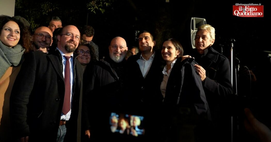 https://st.ilfattoquotidiano.it/wp-content/uploads/2024/11/19/festa-centrosinistra-1200-1050x551.jpg