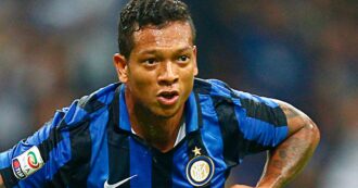 Copertina di “All’Inter mi ubriacavo e segnavo. Poi sono arrivato a bere 70 birre in una notte, ho tentato il suicidio”: le rivelazioni di Fredy Guarin