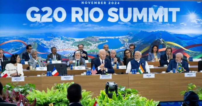 Il G20 in Brasile non aiuta la Cop29 a Baku: tutti si impegnano ad affossare l’addio al fossile. Finanza climatica, negoziati in salita