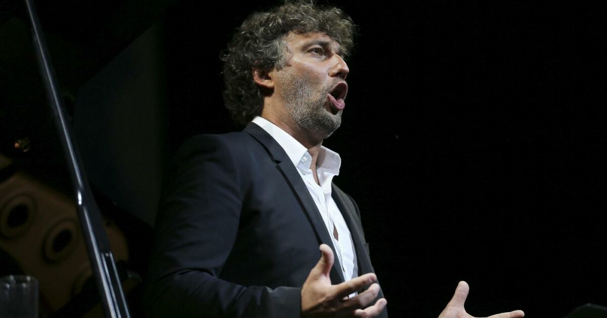 La “maledizione” dell’opera di Verdi colpisce ancora: il tenore Jonas Kaufmann costretto a dare forfait alla Prima della Scala “per motivi familiari”