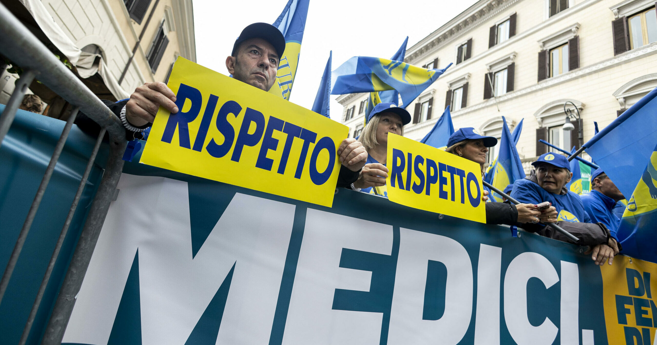 Me lo chiedo dal primo anno della laurea: perché devo pagare una tassa per essere medico?