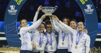 Copertina di L’Italia trionfa nella Billie Jean King cup, la coppa Davis al femminile. Brilla la stella di Jasmine Paolini
