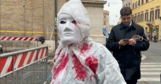 Copertina di Nuovo codice della strada, la protesta: “Con questa riforma pedoni e ciclisti saranno ancora più a rischio. Un schiaffo alle vittime”