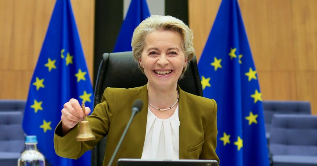 https://st.ilfattoquotidiano.it/wp-content/uploads/2024/11/20/von-der-leyen-1050x551.jpg