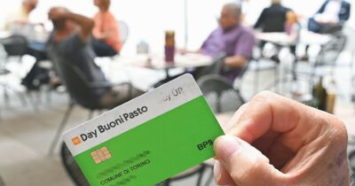 Copertina di Buoni pasto: tetto commissioni al 5% anche nel  privato, ma a rimetterci sono i lavoratori