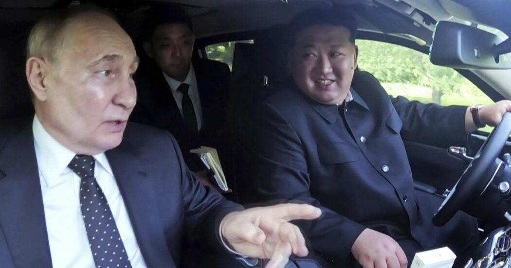 https://st.ilfattoquotidiano.it/wp-content/uploads/2024/11/21/putin-kim-1200-1050x551.jpg