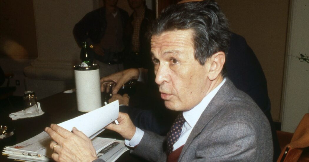 https://st.ilfattoquotidiano.it/wp-content/uploads/2024/11/22/berlinguer-1050x551.jpg