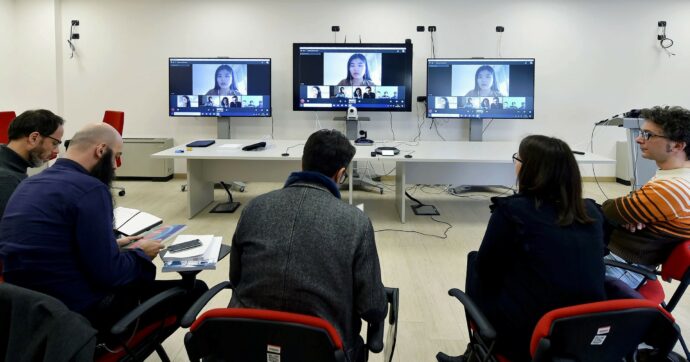 Copertina di Università telematiche, aspettando il regalo il decreto vigente viene messo in  “stand by”