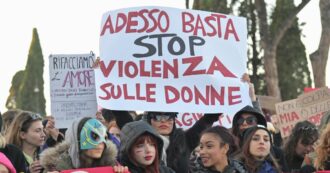 Copertina di Sul lavoro le donne sono più esposte alle violenze: “Molestata con i colleghi in attesa fuori dalla porta”. “Ricordo lo sguardo del capo che mi seguiva ovunque”