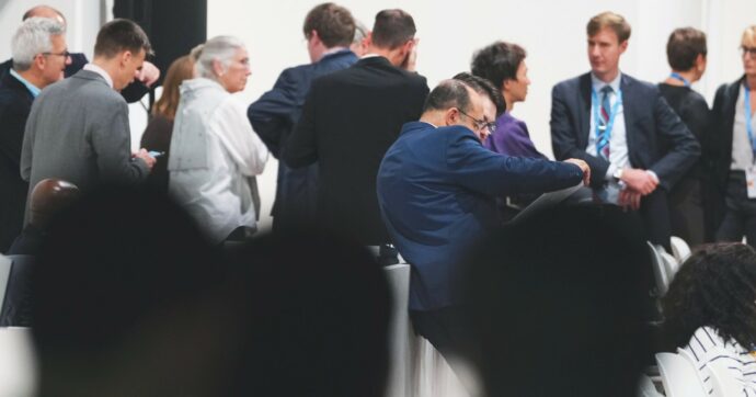 La carica dei lobbisti fossili a Baku: l’Italia prima tra gli europei