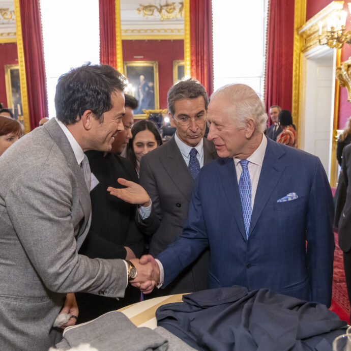 Moda, sostenibilità e rigenerazione: Brunello Cucinelli incontra Re Carlo II per fare il punto sul progetto in Himalaya