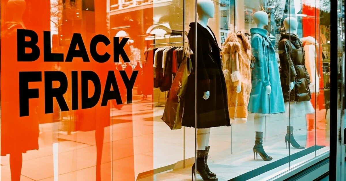 È corsa all’affare: ecco 5 capi abbigliamento e accessori che vale davvero la pena comprare per il Black Friday