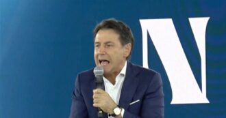 Copertina di M5S, Conte: “Noi siamo progressisti, significa applicare la Costituzione”. E sul doppio mandato: “Si esprimerà la comunità”