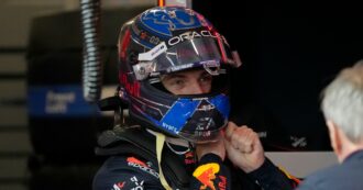 Copertina di Gp di Las Vegas, vince Russel: Verstappen quinto è campione del mondo per la quarta volta. L’ira di Leclerc: “Sainz fa come gli pare”