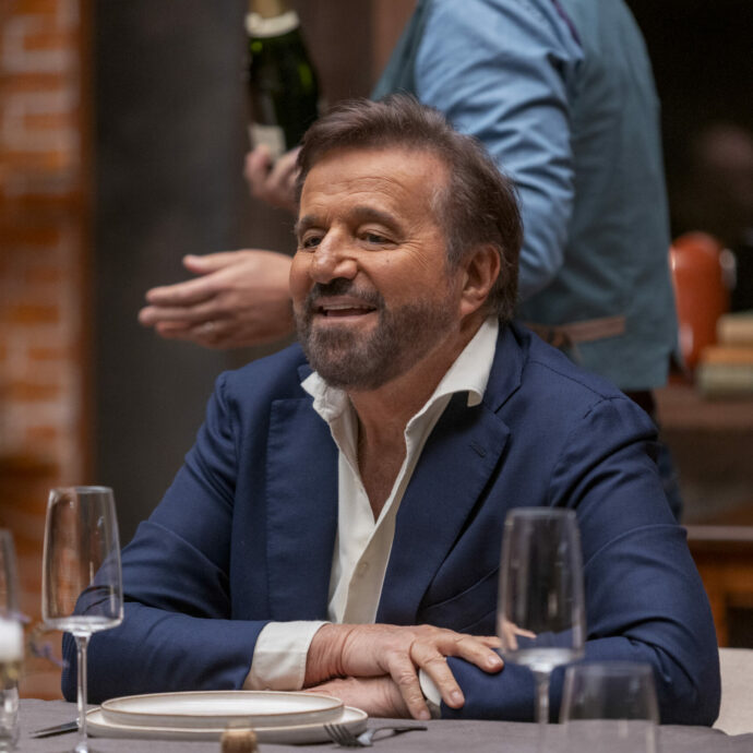 Christian De Sica: “Con mamma cucinavo la parmigiana. Tagliavo le fette e le mettevo al sole, a volte la facevamo con la variante al cioccolato dentro”