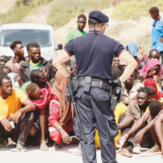 Copertina di Migranti, altro pasticcio: “nuovi” giudici tra un mese