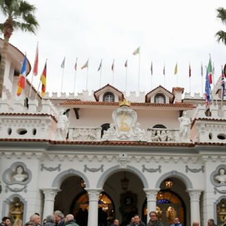 Copertina di “Abusi insanabili”: le ultime cerimonie a casa del “boss”