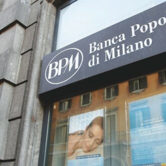 Copertina di Banche, UniCredit spariglia: vuole  Bpm, ma senza Mps