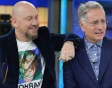 Copertina di “Vent’anni di amicizia fraterna con Paolo Bonolis rovinati dopo un incidente diplomatico a Formentera, spero che si possa tornare insieme da colleghi”: parla Marco Salvati