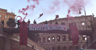 Copertina di Sciopero generale, studenti con lo striscione “Block Friday” davanti al Colosseo – Video