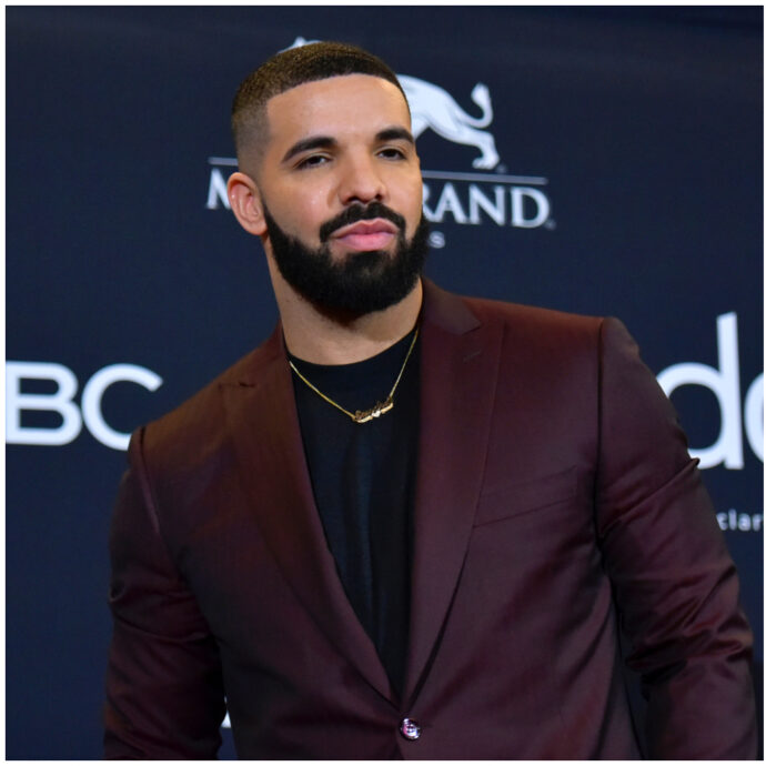 Drake furioso: “Universal Music ha usato bot e mazzette per gonfiare gli ascolti di Not Like Us di Kendrick Lamar”. La major replica: “Accuse false”