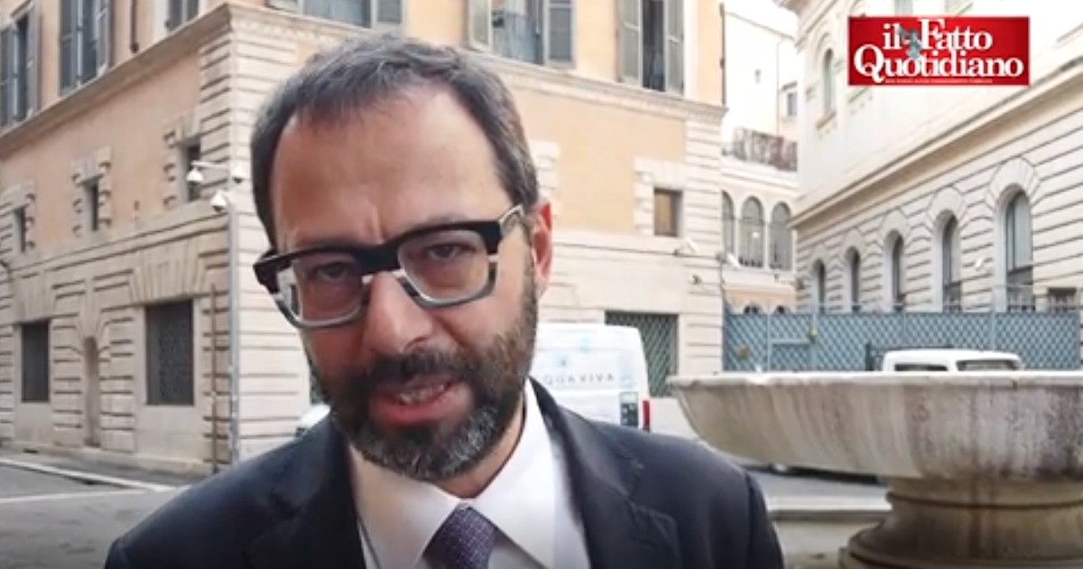 Fondi ai partiti, Patuanelli: “Iniziativa del governo non limpida, M5s contrario. Al fronte progressista diciamo ‘scegliamo insieme le battaglie