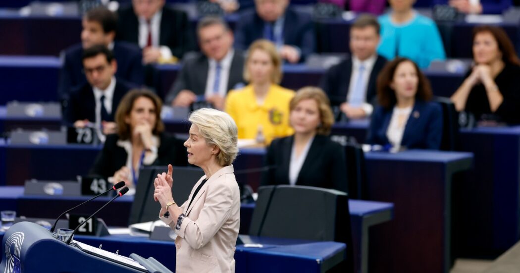 https://st.ilfattoquotidiano.it/wp-content/uploads/2024/11/27/von-der-leyen-2-1050x551.jpg