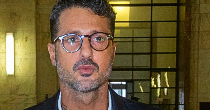 L’ex ultras Anghinelli sotto casa di Fabrizio Corona: “Reclamava 3mila euro per le sue interviste a Giletti su Rai3”