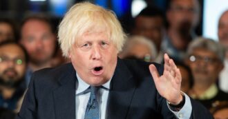 Copertina di L’ammissione dell’ex premier britannico Boris Johnson: “In Ucraina stiamo combattendo una guerra per procura”