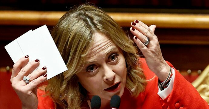 Fratelli di Burraco: nei tornei notturni Meloni sfida parlamentari e ministri