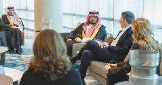 Copertina di Renzi ministro ombra: a Riad tratta accordi sul commercio