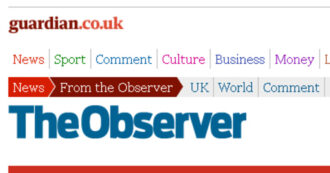 Copertina di Il Guardian vuole vendere l’Observer a una start up in perdita: l’operazione scoperta dai cronisti, che si oppongono