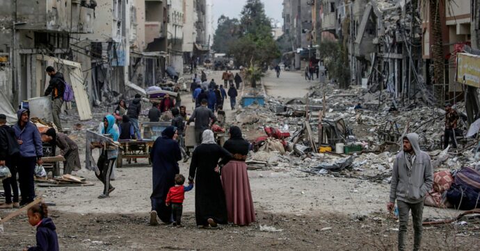 Diario da Gaza – Morire di fame o in fila per un pezzo di pane