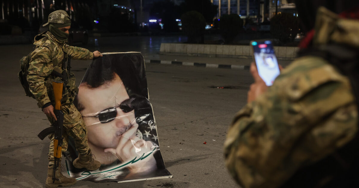 Siria, i ribelli prendono Aleppo: l’esercito e i jet russi contrattaccano. Scontri a Damasco, voci di tentato golpe. Telefonata Mosca-Ankara