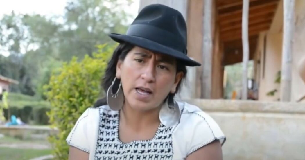 Bolivia, l’attivista Adriana Guzmán Arroyo fermata durante le proteste contro la violenza di genere: “L’unica risposta degli Stati è la repressione”