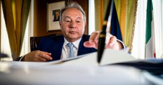 Copertina di Campania: il Pd si sveglia e caccia il ras delle tessere