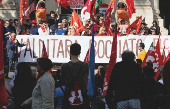 Tredicesima amara per il personale scolastico, dopo il “pacco di Natale” del 2023 che l’aveva gonfiata