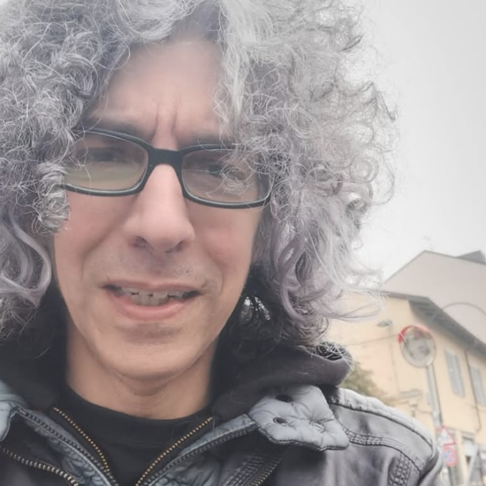 “Non voglio darla vinta al dolore. Per ora siamo pari!”: Giovanni Allevi aggiorna sulle sue condizioni di salute con un selfie