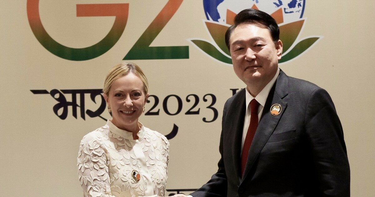 Chi è il presidente che ha varato la legge marziale in Corea del Sud: ex magistrato, super fan degli Usa e arci nemico di Pyongyang